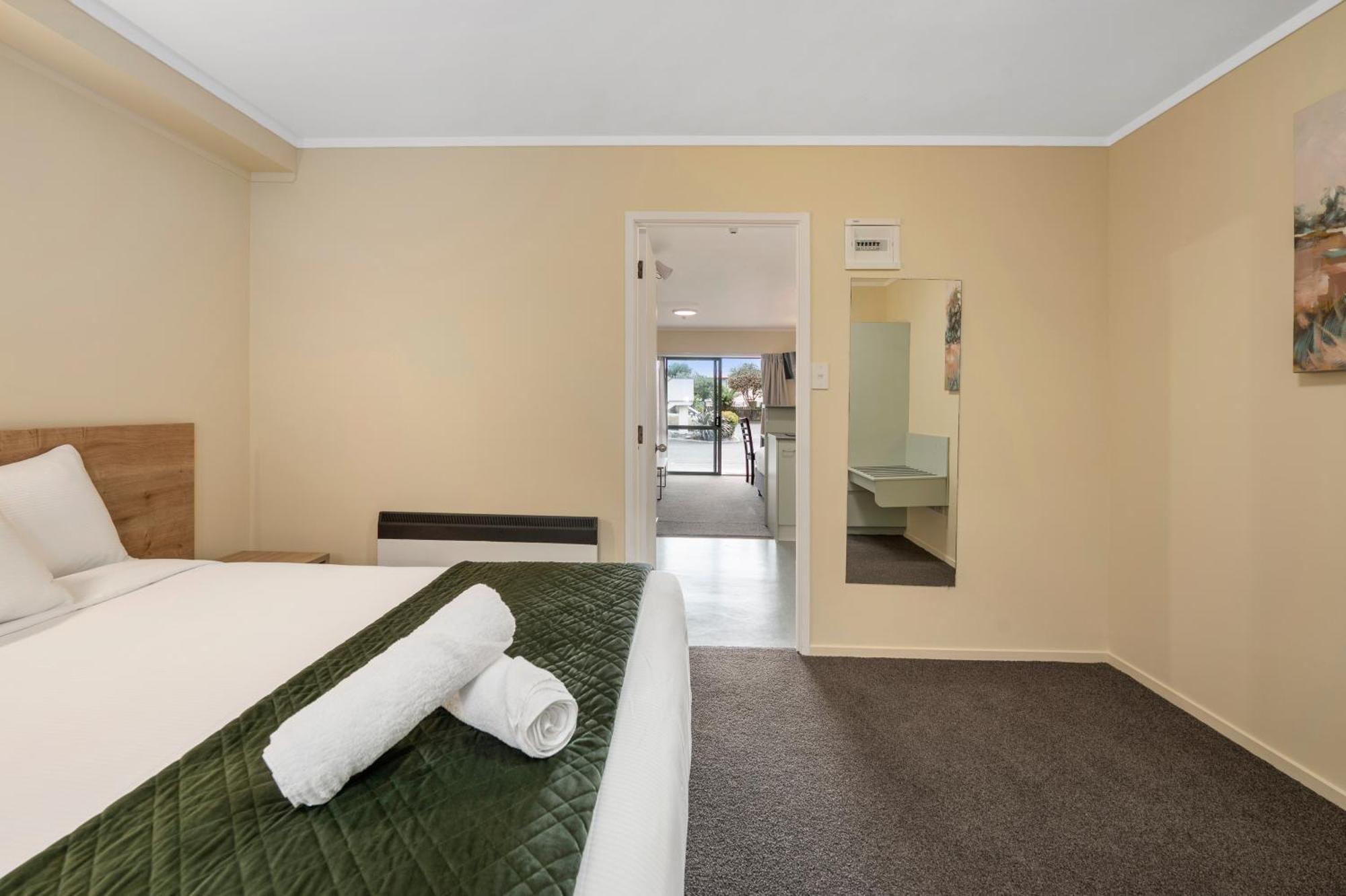 Fenton Court Motel Роторуа Екстер'єр фото