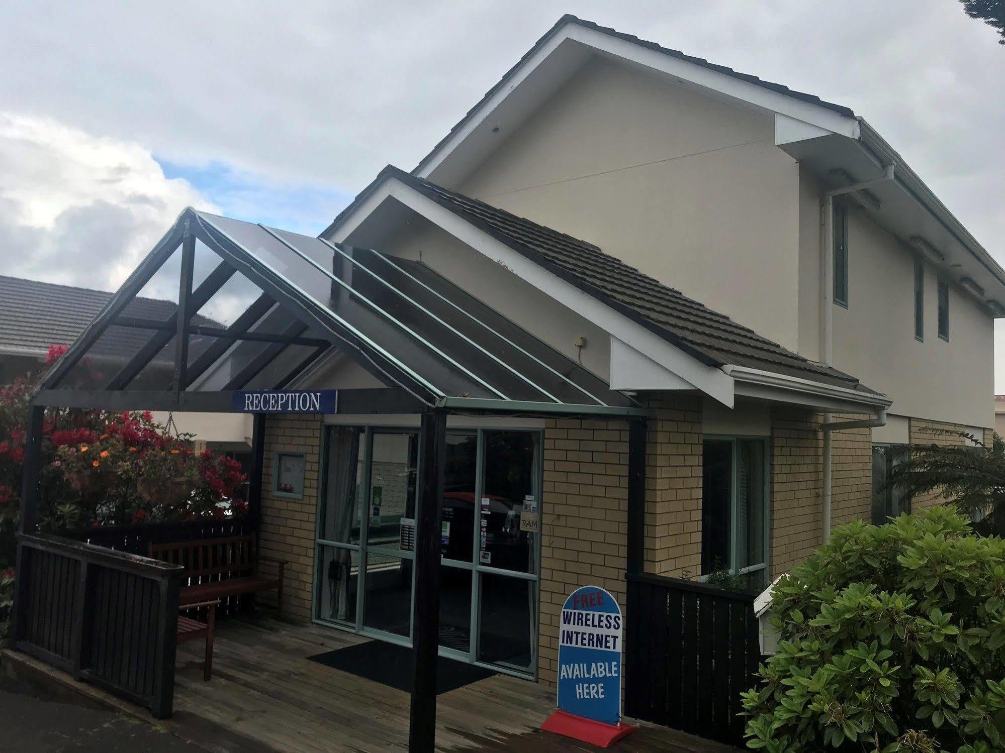 Fenton Court Motel Роторуа Екстер'єр фото